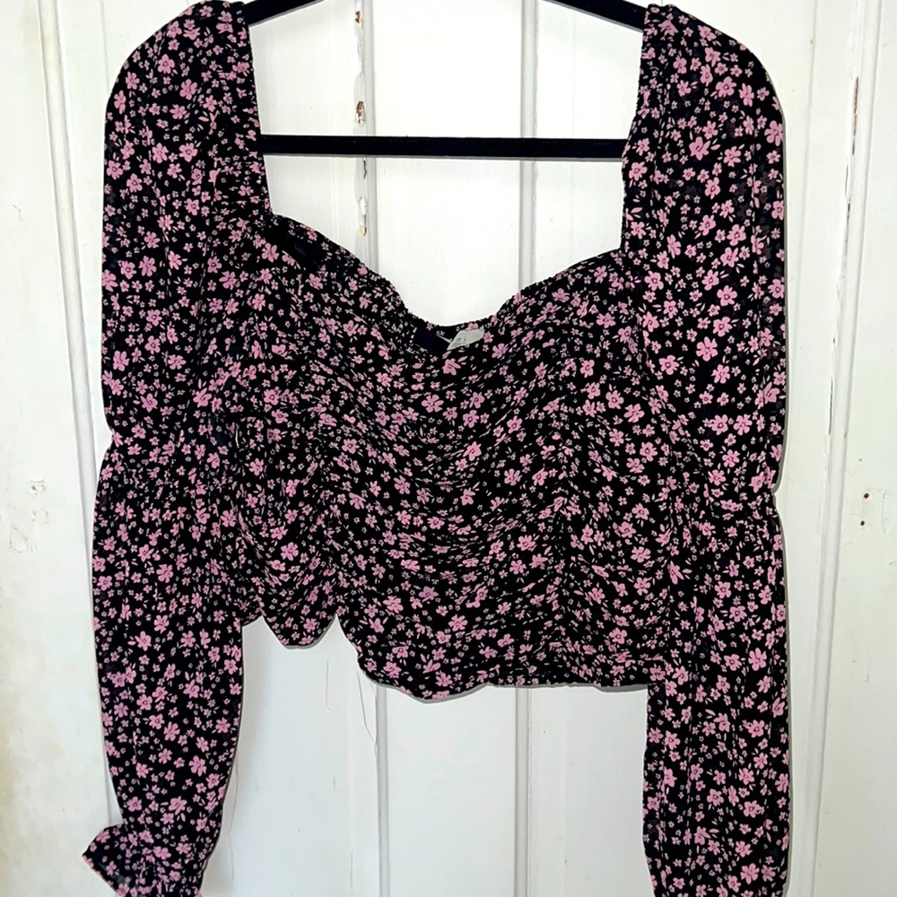 H&M top Size L Black with Pink Flowers